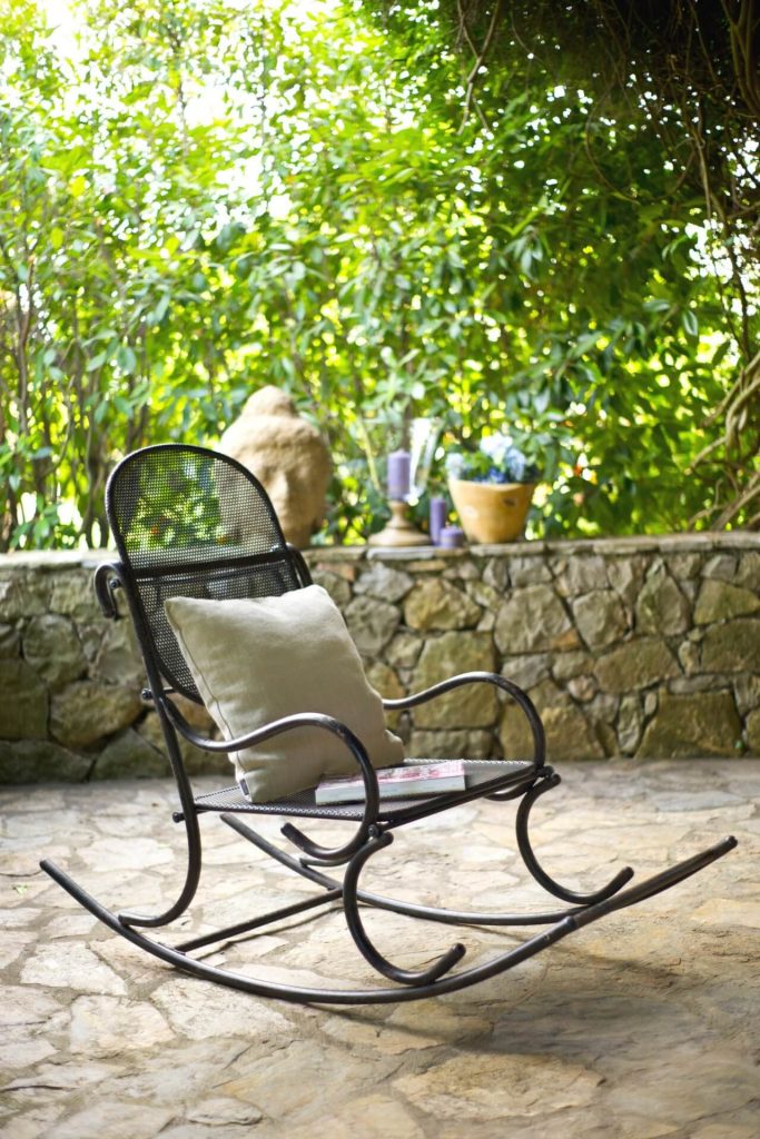 Fauteuil à bascule forgé