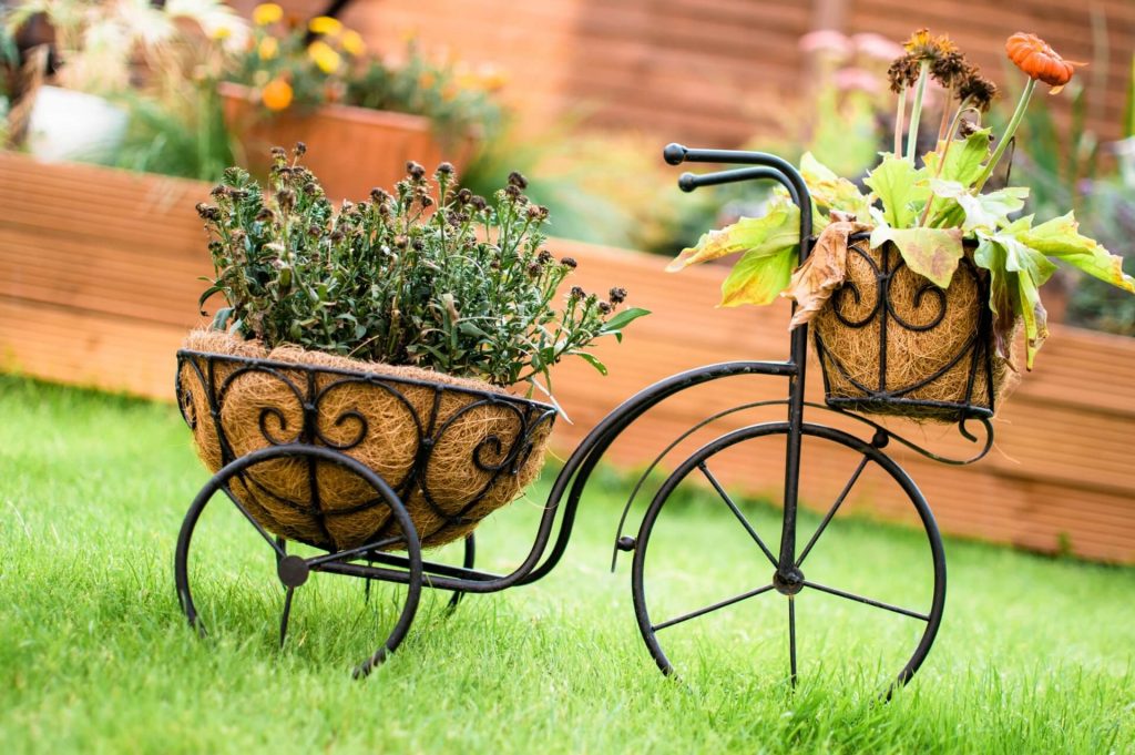 Transformation d'un vieux vélo en jardinière