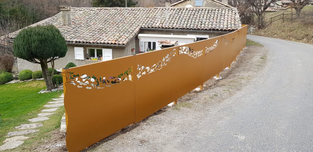 Clôture de style brise vue en fer